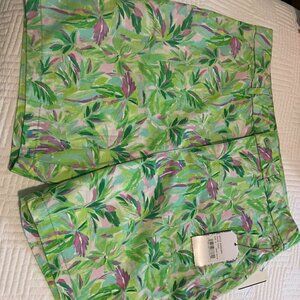 Ladies NWT Summer Print Shorts Size 10